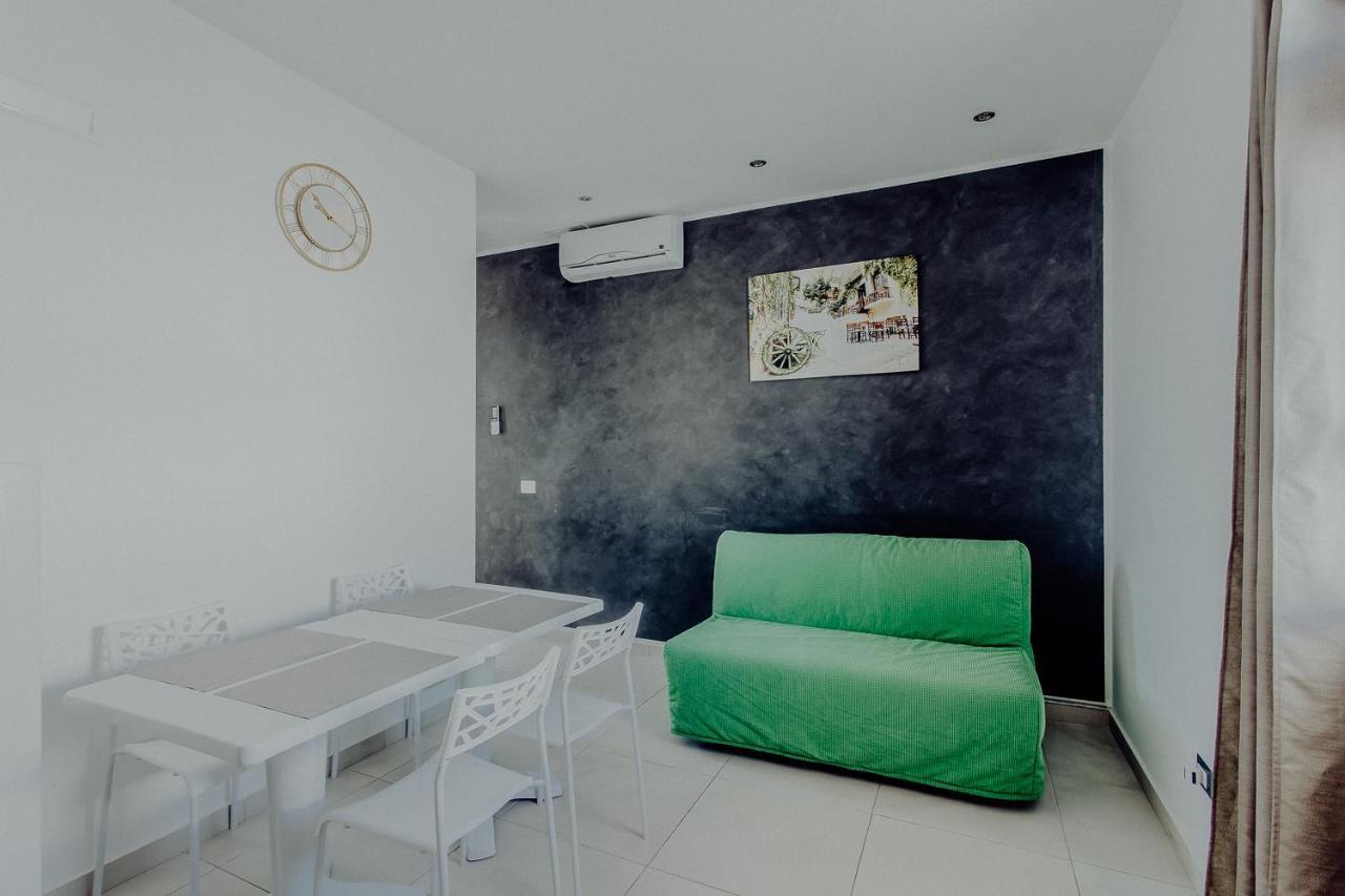 Fantasia House Apartment Monopoli Exterior photo